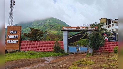 प्रसिद्ध रिसॉर्टमधील बेकायदेशीर कृत्याचा भांडफोड, 71 मोबाइलसह कोट्यवधींची रोकड जप्त