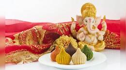 बप्पा के रंग में रंगे बॉलीवुड सेलिब्रिटीज, फैंस को दे रहे शुभकामनाएं