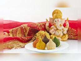 बप्पा के रंग में रंगे बॉलीवुड सेलिब्रिटीज, फैंस को दे रहे शुभकामनाएं बप्पा के रंग में रंगे बॉलीवुड सेलिब्रिटीज, फैंस को दे रहे शुभकामनाएं