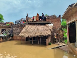 Yamuna Nears Warning Level In Delhi, Rivers Breach Danger Mark Across UP Yamuna Nears Warning Level In Delhi, Rivers Breach Danger Mark Across UP