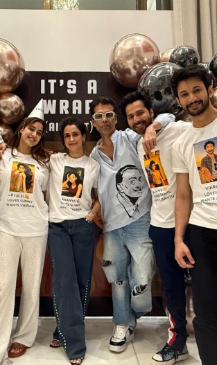 It's A Wrap For Janhvi Kapoor And Varun Dhawan's <i>Sunny Sanskari Ki Tulsi Kumari</i>. See Post