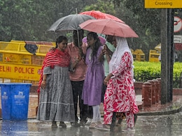 Rain Today: मुंबई के बाद अब इन राज्यों में भारी बारिश का अलर्ट, कहां कैसा रहेगा मौसम Rain Today: मुंबई के बाद अब इन राज्यों में भारी बारिश का अलर्ट, कहां कैसा रहेगा मौसम
