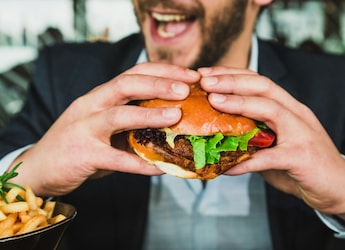 5 Signs You Are Secretly (Or Not So Secretly) Obsessed With Burgers