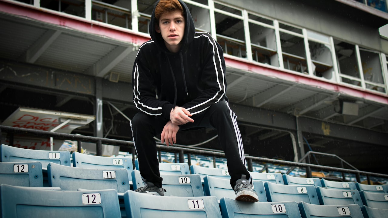 Get top tracksuits for men and women to make a street style look