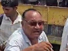 हनुमानगढ़ में बिजली संकट पर चप्पल रैली, विधायक बोले– अगली बार सिर पर फेंकेंगे हनुमानगढ़ में बिजली संकट पर चप्पल रैली, विधायक बोले– अगली बार सिर पर फेंकेंगे