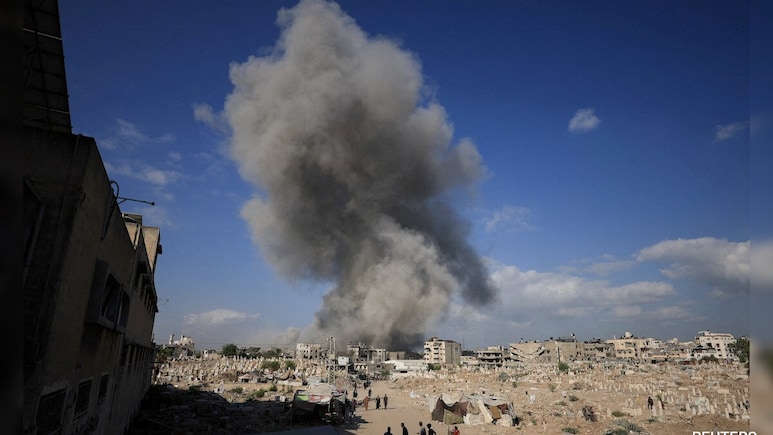 Israeli Army Declares Gaza "A Dangerous Combat Zone" Israeli Army Declares Gaza "A Dangerous Combat Zone"