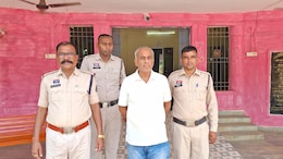 चिटफंड कंपनी के डायरेक्टर पुष्पेंद्र बघेल को पुलिस ने किया गिरफ्तार, 6 माह में रकम दुगनी करने का दिखाया था सपना