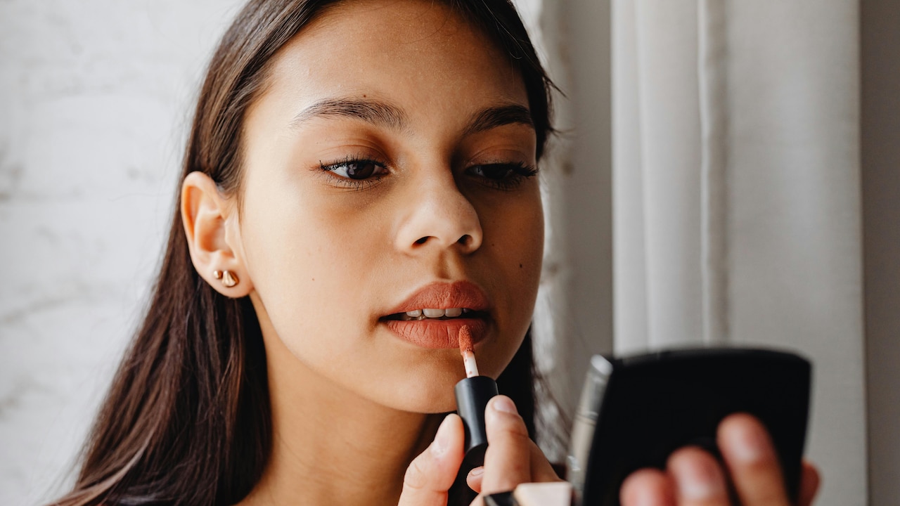 Glam up with lip glosses under 599 from Myntra