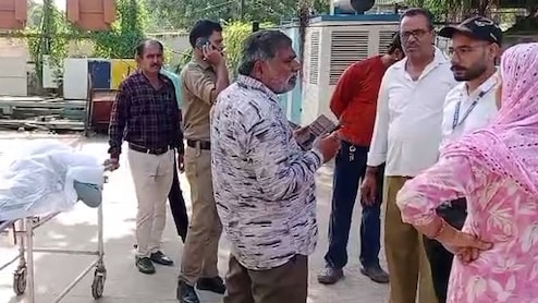 कुबेरेश्वर धाम भगदड़ मामला... मानव अधिकार आयोग ने कलेक्टर, एसपी से मांगी रिपोर्ट