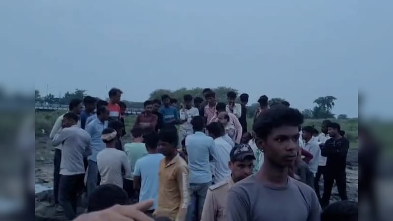 पिकनिक मनाने गए थे चार दोस्त, समा गए गहरे पानी में! मौत के बाद इलाके में मातम