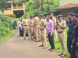 Ratnagiri : कोकणातील सेवानिवृत्त शिक्षिकेचा घरातच संशयास्पद मृत्यू, पाय बांधलेल्या अवस्थेत आढळला मृतदेह