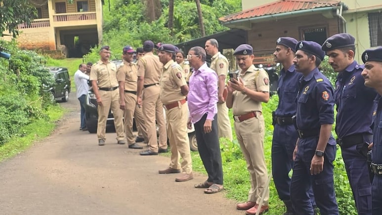 Ratnagiri : कोकणातील सेवानिवृत्त शिक्षिकेचा घरातच संशयास्पद मृत्यू, पाय बांधलेल्या अवस्थेत आढळला मृतदेह