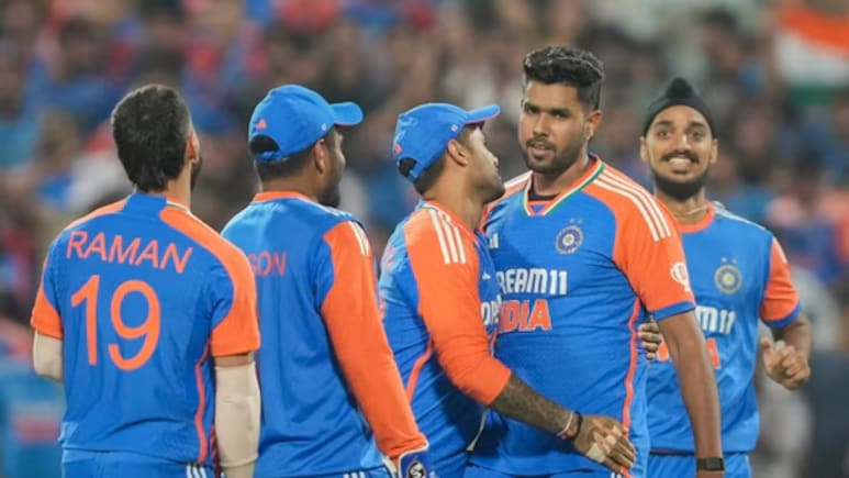 उसे जगह नहीं मिलनी चाहिए थी...आकाश चोपड़ा ने एशिया कप स्क्वाड में इस खिलाड़ी को शामिल किए जाने पर उठाए सवाल
