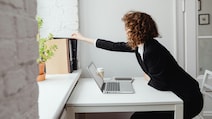 'How Dare They Log Off at 5 PM?' Gen Z's Workplace Boundaries Trigger Indian Parents, Viral Post Claims