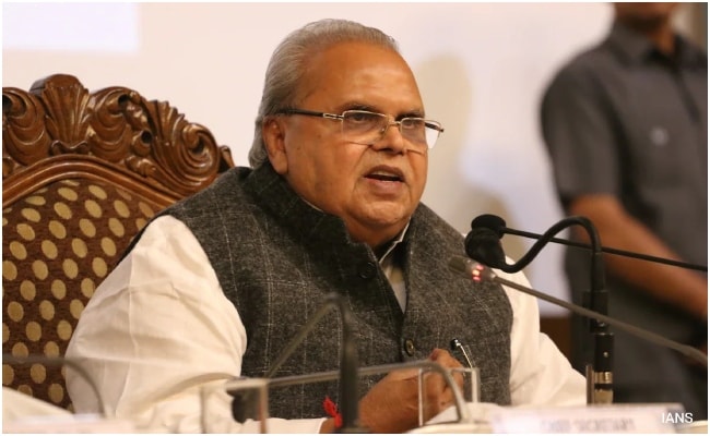 Satyapal Malik Passed Away: बेबाक सत्यपाल मलिक का निधन; J&K के अलावा गोवा और मेघालय के रह चुके थे राज्यपाल Satyapal Malik Passed Away: बेबाक सत्यपाल मलिक का निधन; J&K के अलावा गोवा और मेघालय के रह चुके थे राज्यपाल