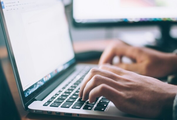 How To Type Faster: सरकारी एग्जाम में टाइपिंग टेस्ट कैसे पास करें? इन टिप्स की मदद से बढ़ जाएगी स्पीड