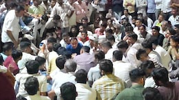 Rajasthan: सिर्फ हाथ में फ्रैक्चर था, फिर भी गई जान! न्याय के लिए रात से धरने पर बैठे सांसद बेनीवाल, सैकड़ों लोग जमा