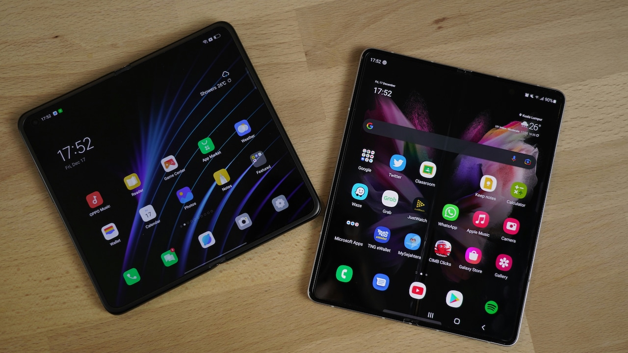 Get top foldable smartphones from Amazon