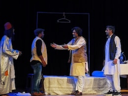 ' जिक्र-ए-इरशाद ' में हुआ ' ठेके पर मुशायरा ', साहित्य के बाजारीकरण पर व्यंग्य ' जिक्र-ए-इरशाद ' में हुआ ' ठेके पर मुशायरा ', साहित्य के बाजारीकरण पर व्यंग्य