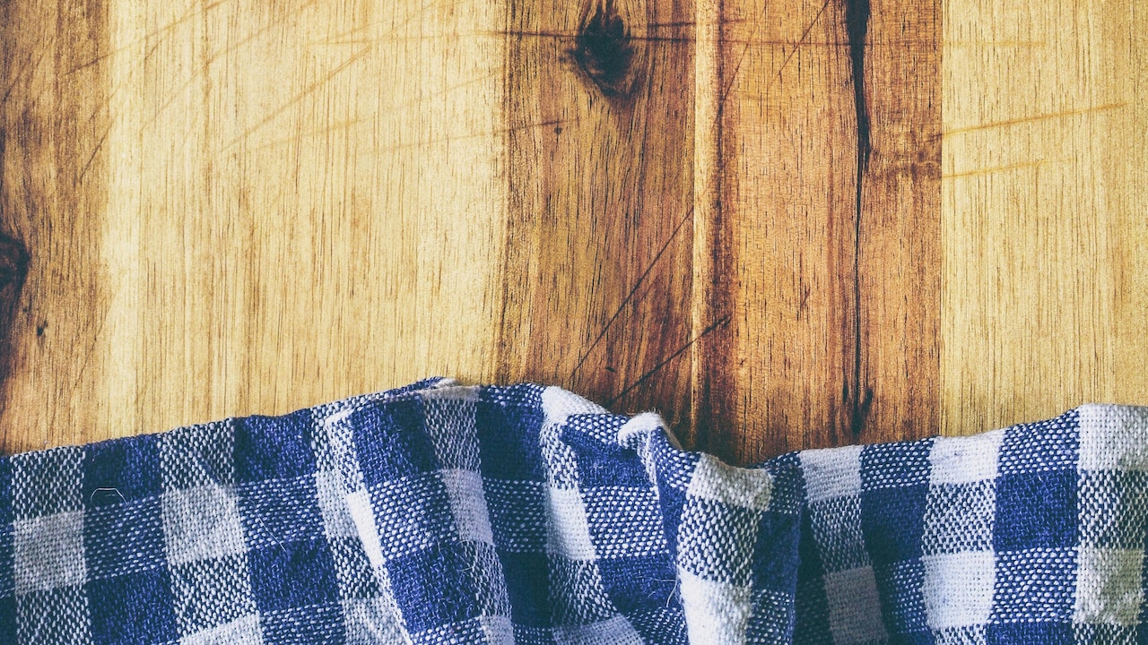 Check This Guide To Choosing Wrinkle-Free Table Linens: 10 Tips And 5 Top Product Picks