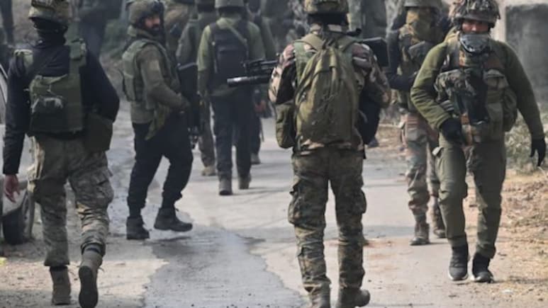 Encounter Breaks Out In J&K's Kishtwar Between Terrorists, Security Forces Encounter Breaks Out In J&K's Kishtwar Between Terrorists, Security Forces