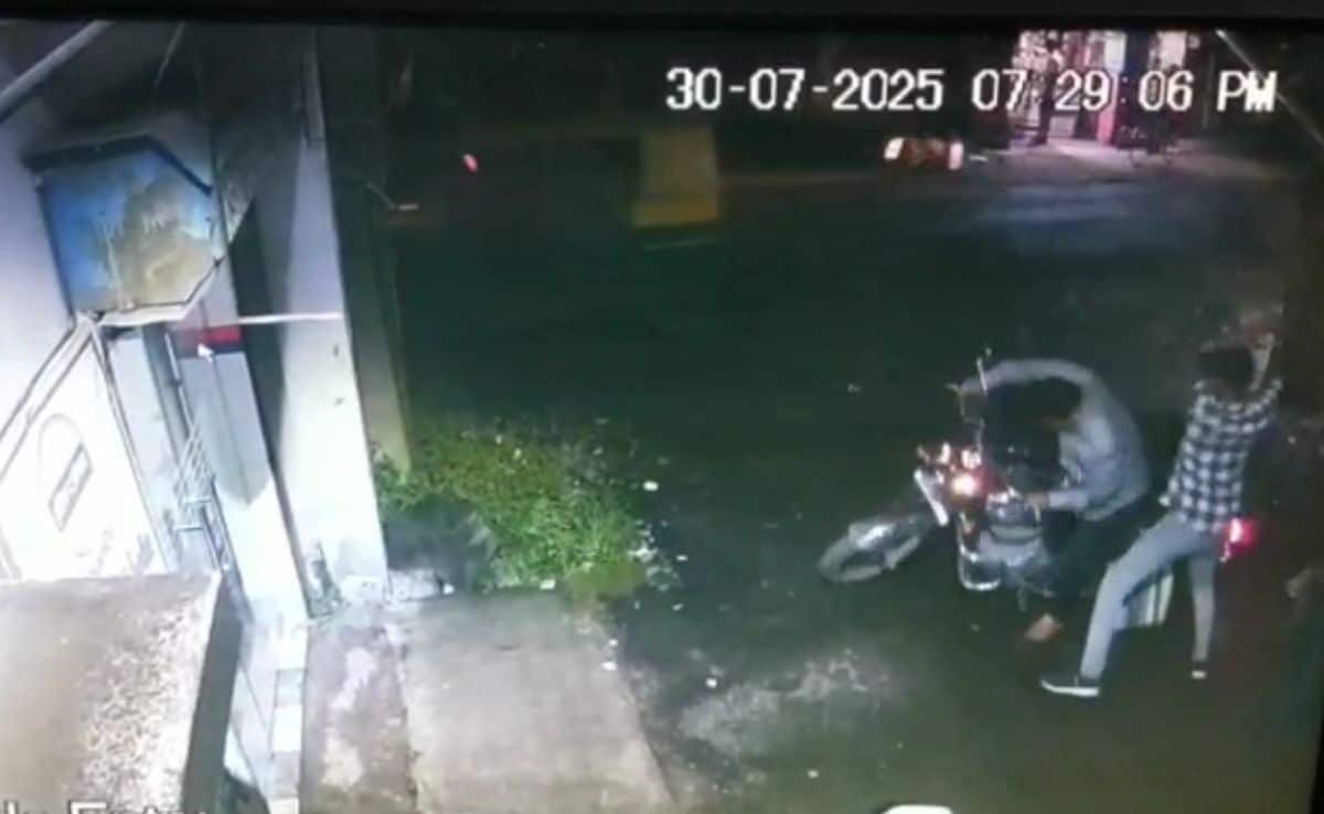 На камерата лидерът на Trinamool on Bike, хакнат до смърт със сърп в Бенгал 