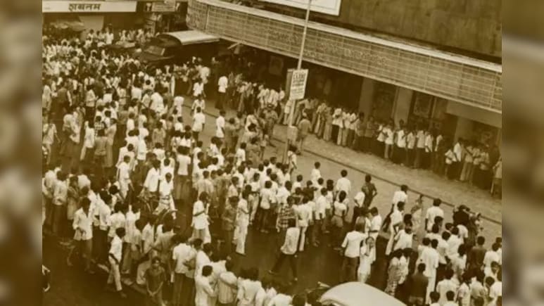 175 दिनों तक थिएटर में चली ये फिल्म, महीनों तक नहीं मिलती थी टिकटें, कमाई 8800 करोड़, टाइटैनिक ने तोड़ा था रिकॉर्ड