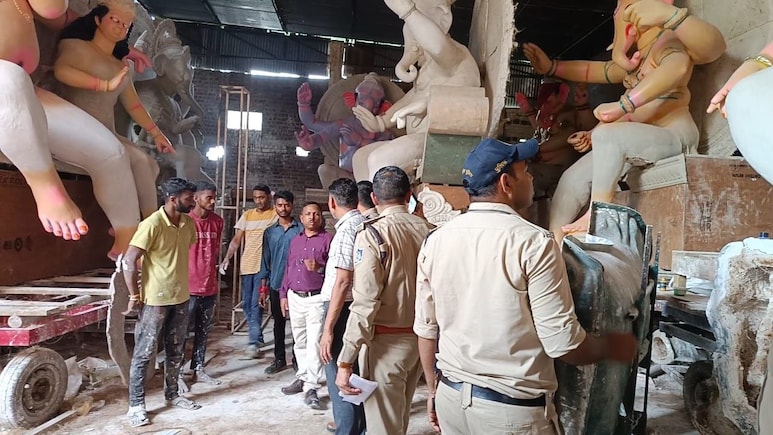 10 फीट से ऊंची गणेश प्रतिमाओं के परिवहन पर लगी रोक, बुरहानपुर में अटकीं 40 मूर्तियां, इसलिए प्रशासन ने जारी किया सख्त आदेश