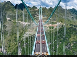 World's Tallest Bridge In China Passes Load Test With 96 Heavy Trucks, Declared "Safe" World's Tallest Bridge In China Passes Load Test With 96 Heavy Trucks, Declared "Safe"