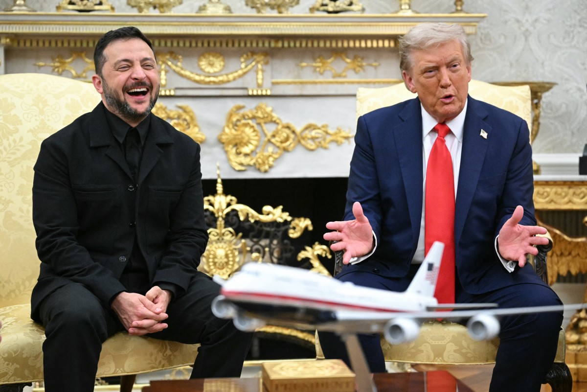 "You Look Fabulous": Reporter Praises Zelensky's Outfit. His Witty Reply