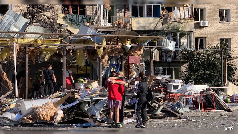 Russia Strikes Across Ukraine As Peace Prospects Flounder Russia Strikes Across Ukraine As Peace Prospects Flounder