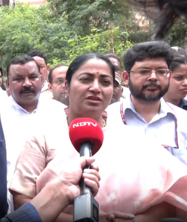 Exclusive: जहां चले बुलडोजर वहां रहने वालों को जल्द आवंटित किए जाएंगे फ्लैट... NDTV से खास बातचीत में बोली रेखा गुप्ता