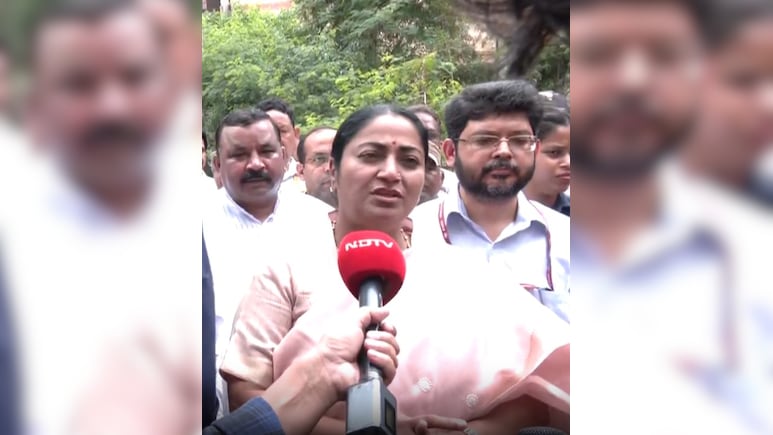 Exclusive: जहां चले बुलडोजर वहां रहने वालों को जल्द आवंटित किए जाएंगे फ्लैट... NDTV से खास बातचीत में बोली रेख Exclusive: जहां चले बुलडोजर वहां रहने वालों को जल्द आवंटित किए जाएंगे फ्लैट... NDTV से खास बातचीत में बोली रेख