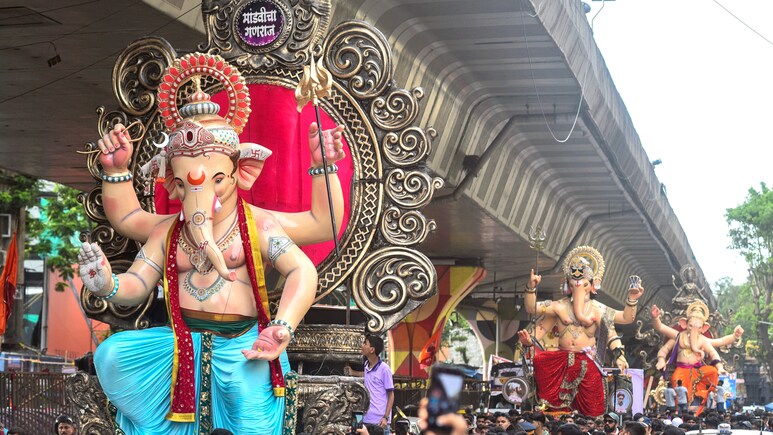 बाप्पाला निरोप देण्यासाठी मुंबई महानगरपालिका सज्ज; सुरक्षित विसर्जनासाठी BMC ने दिल्या महत्त्वाच्या सूचना बाप्पाला निरोप देण्यासाठी मुंबई महानगरपालिका सज्ज; सुरक्षित विसर्जनासाठी BMC ने दिल्या महत्त्वाच्या सूचना
