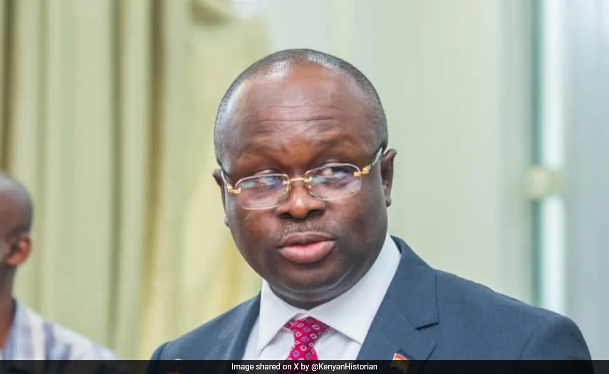 Акра Ghana s Defence Minister Edward Omane Boamah died in a