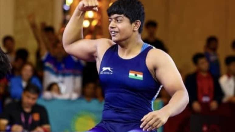 Rajasthan: भीलवाड़ा की मजदूर की बेटी ने रेसलिंग में जीता तीसरा गोल्ड, कजाकिस्तान की नामी पहलवान को दी पटखनी Rajasthan: भीलवाड़ा की मजदूर की बेटी ने रेसलिंग में जीता तीसरा गोल्ड, कजाकिस्तान की नामी पहलवान को दी पटखनी