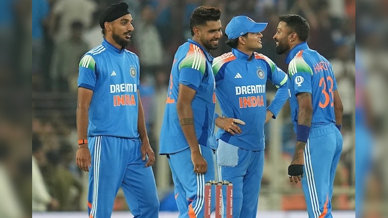 ड्रीम 11 के हटने के बाद टीम इंडिया की जर्सी स्पॉन्सर के लिए तीन कंपनियों ने दिखाई दिलचस्पी- सूत्र