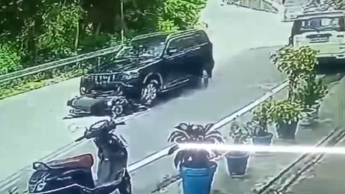 उत्तराखंड में नशे में धुत्त कार चला रहे डिप्टी सीएमओ ने 1 किलोमीटर तक बाइक को घसीटा 