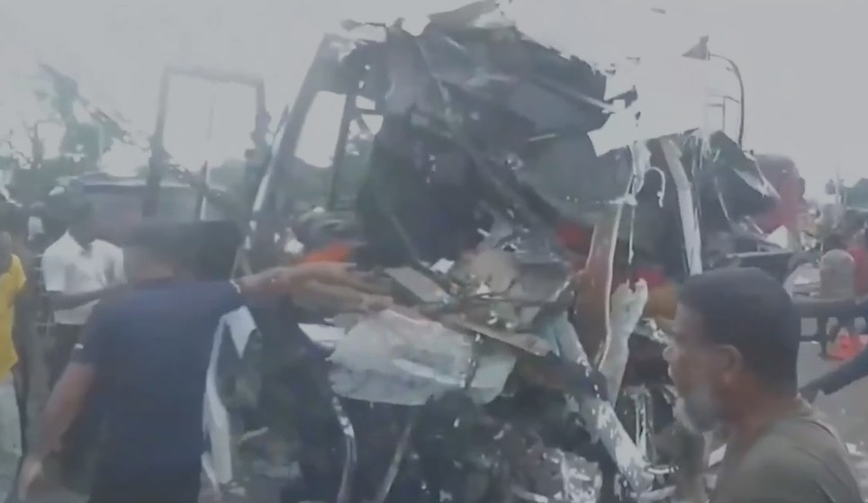 बर्धमान में बड़ा हादसा, गंगासागर से स्नान कर लौट रहे मोतिहारी के 11 श्रद्धालुओं की मौत, 35 घायल