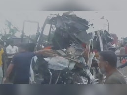 बर्धमान में बड़ा हादसा, गंगासागर से स्नान कर लौट रहे मोतिहारी के 11 श्रद्धालुओं की मौत, 35 घायल बर्धमान में बड़ा हादसा, गंगासागर से स्नान कर लौट रहे मोतिहारी के 11 श्रद्धालुओं की मौत, 35 घायल