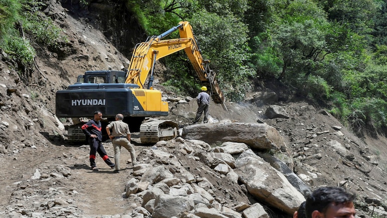 गहरा है पहाड़ों पर विनाश और समाज की अनदेखी का संबंध गहरा है पहाड़ों पर विनाश और समाज की अनदेखी का संबंध