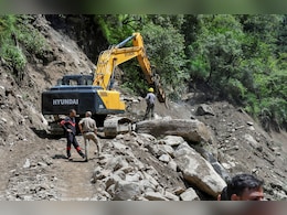 नालूपानी से फिर भरभराकर टूटे पहाड़, उत्तरकाशी जाने वाले रास्ते हुए जाम नालूपानी से फिर भरभराकर टूटे पहाड़, उत्तरकाशी जाने वाले रास्ते हुए जाम