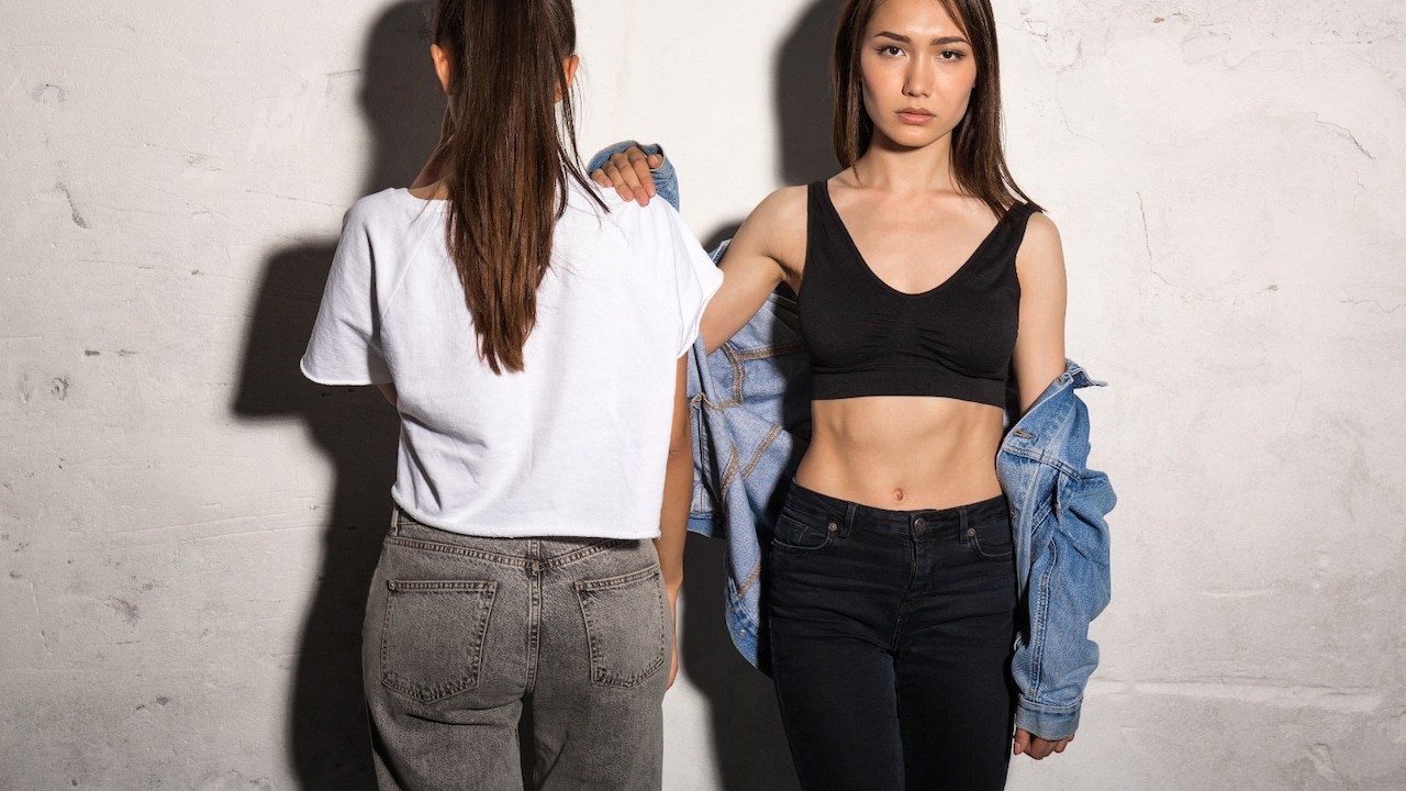 10 Dress Code-Friendly Styling Tips To Wear Crop Tops 