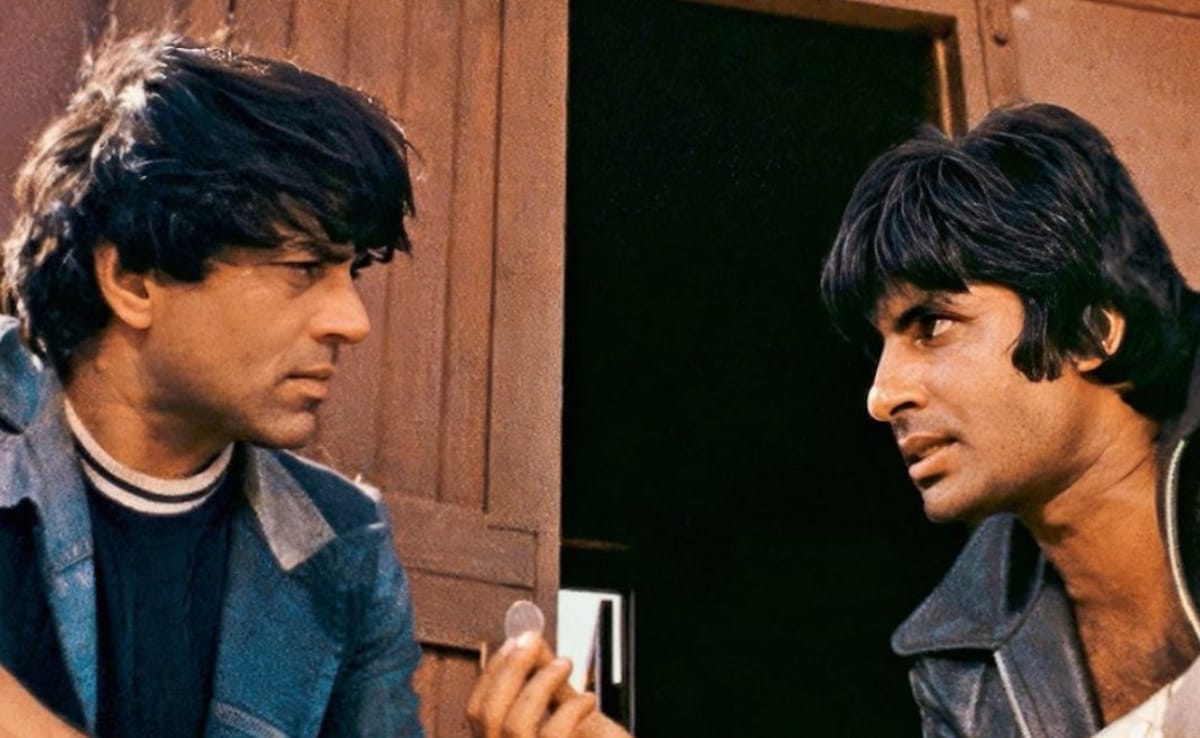 Why Sholay Was A Flop When It First Released In Pakistan 10 Years Ago