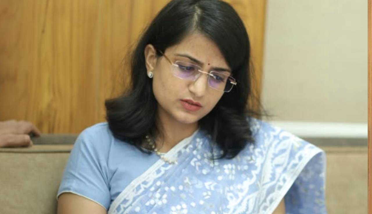 Success Story: कम उम्र में चली गई सुनने की शक्ति, केवल 4 महीने की तैयारी में सौम्या ने पास की UPSC परीक्षा
