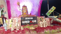 141 शिलाओं से सजे बर्फानी बाबा, ऑपरेशन सिंदूर की सजाई झांकी; दर्शन के ल&zwj;िए उमड़े लोग