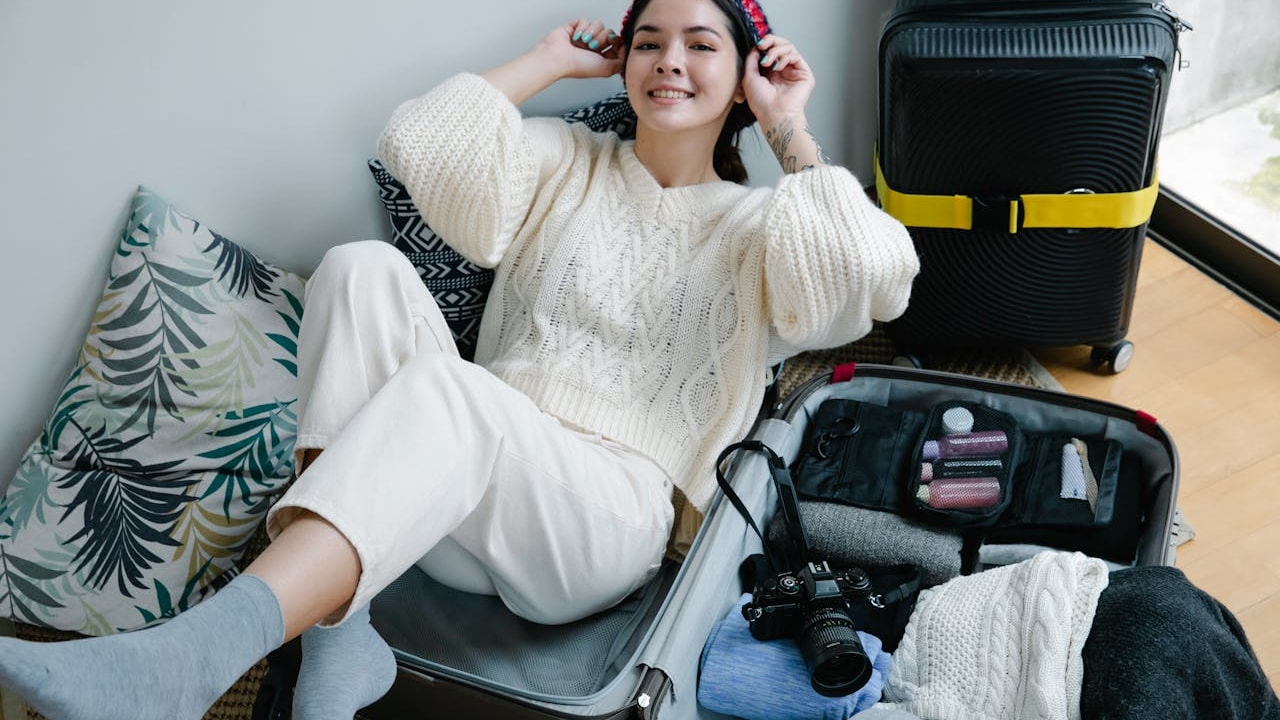 Travel Light With Smart Packing Picks For Stylish Trips