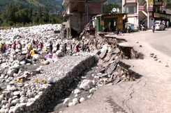 NDTV Ground Report: Half A Dozen Houses Washed Away By Flash Flood Near Manali NDTV Ground Report: Half A Dozen Houses Washed Away By Flash Flood Near Manali
