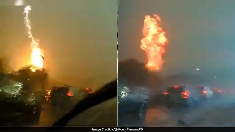 Video: Lightning Ignites Pole, Turns It Into Fireball In Wild Dashcam Clip Video: Lightning Ignites Pole, Turns It Into Fireball In Wild Dashcam Clip