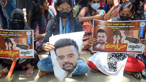 देवेगौड़ा के पोते प्रज्वल रेवन्ना को रेप मामले में आजीवन कारावास की सजा और 11 लाख रुपये का जुर्माना